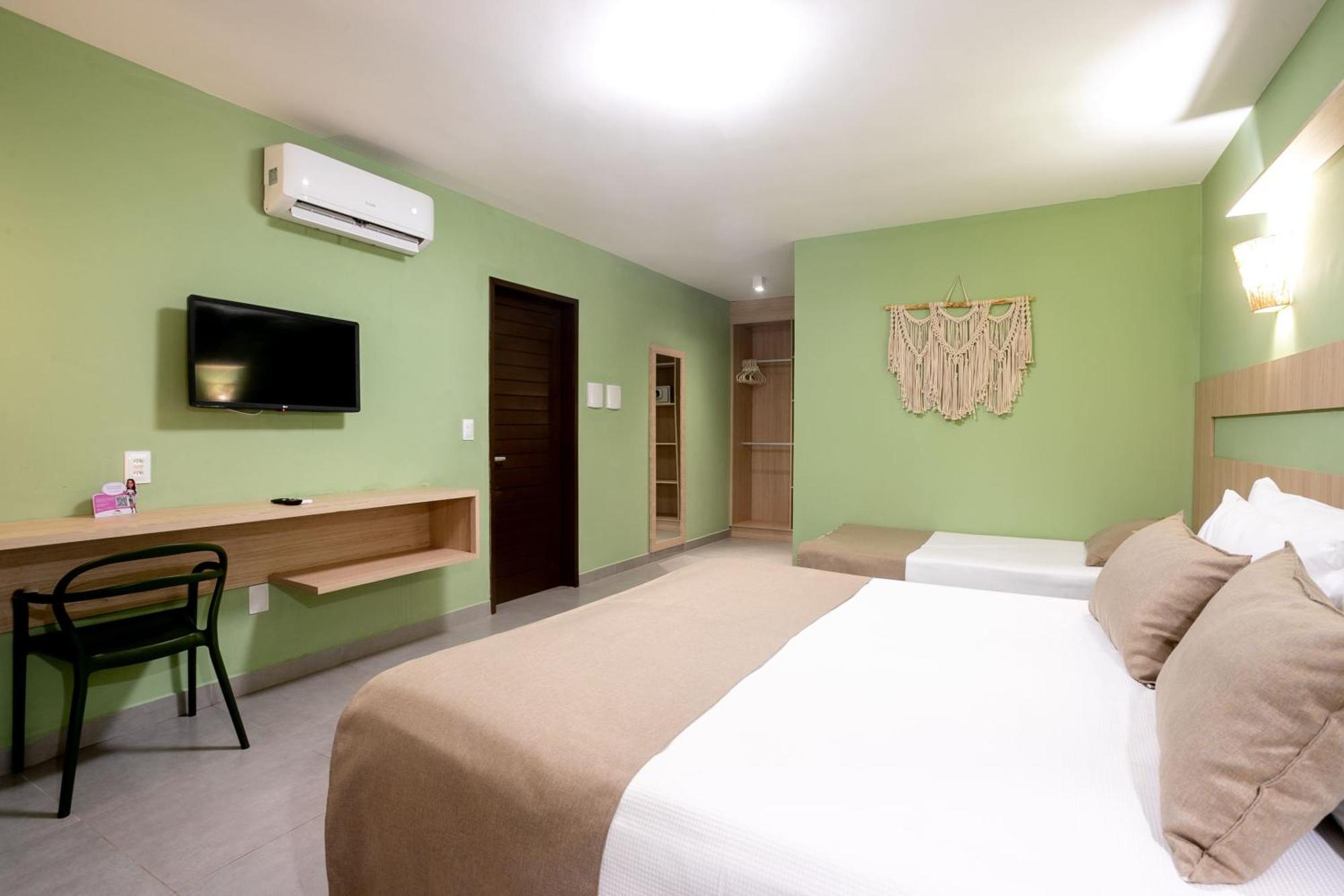 Quarto Duplo com Vista Mar Parcial